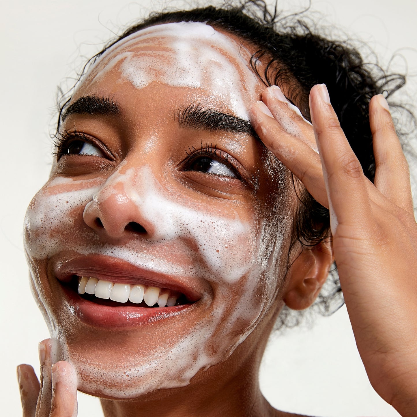 A Clearing Active BHA Facial Gel Cleanser